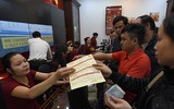 Người dân đi mua vàng trước ngày vía Thần tài vì sợ đông